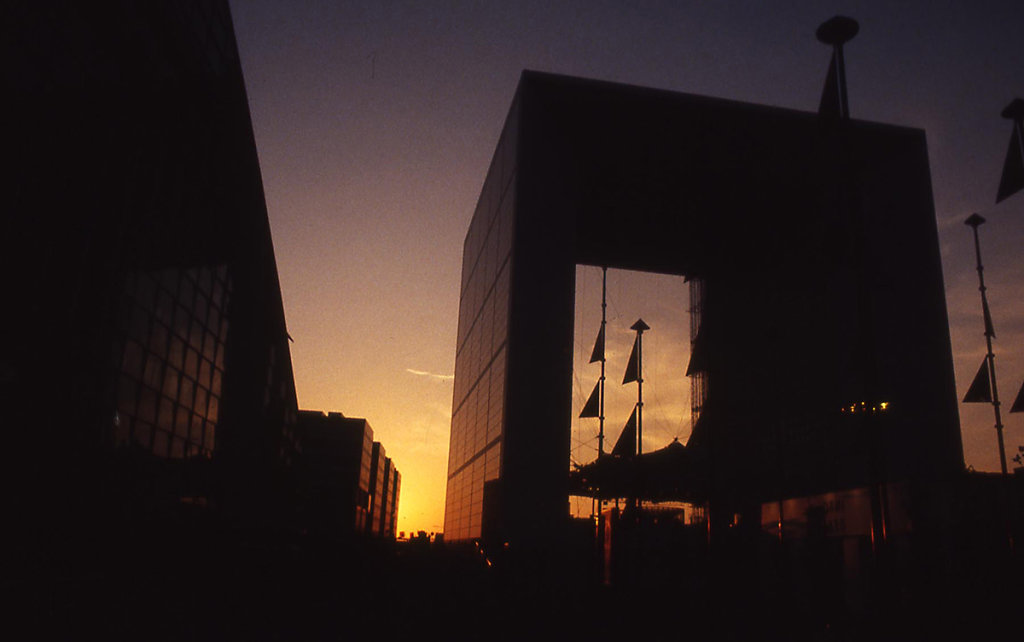 La-DEFENSE-1w.jpg